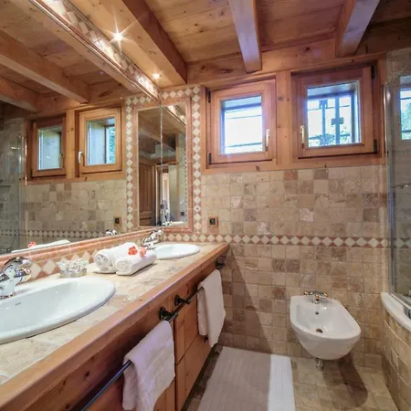 Chalet Sainte-foy-l'argentiere Chalet Sleeps 8