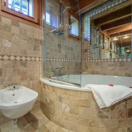 Chalet Sainte-foy-l'argentiere Chalet Sleeps 8